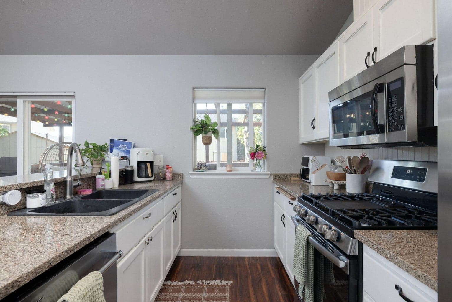 Photo of 919 NW 20th Court 13 of 34