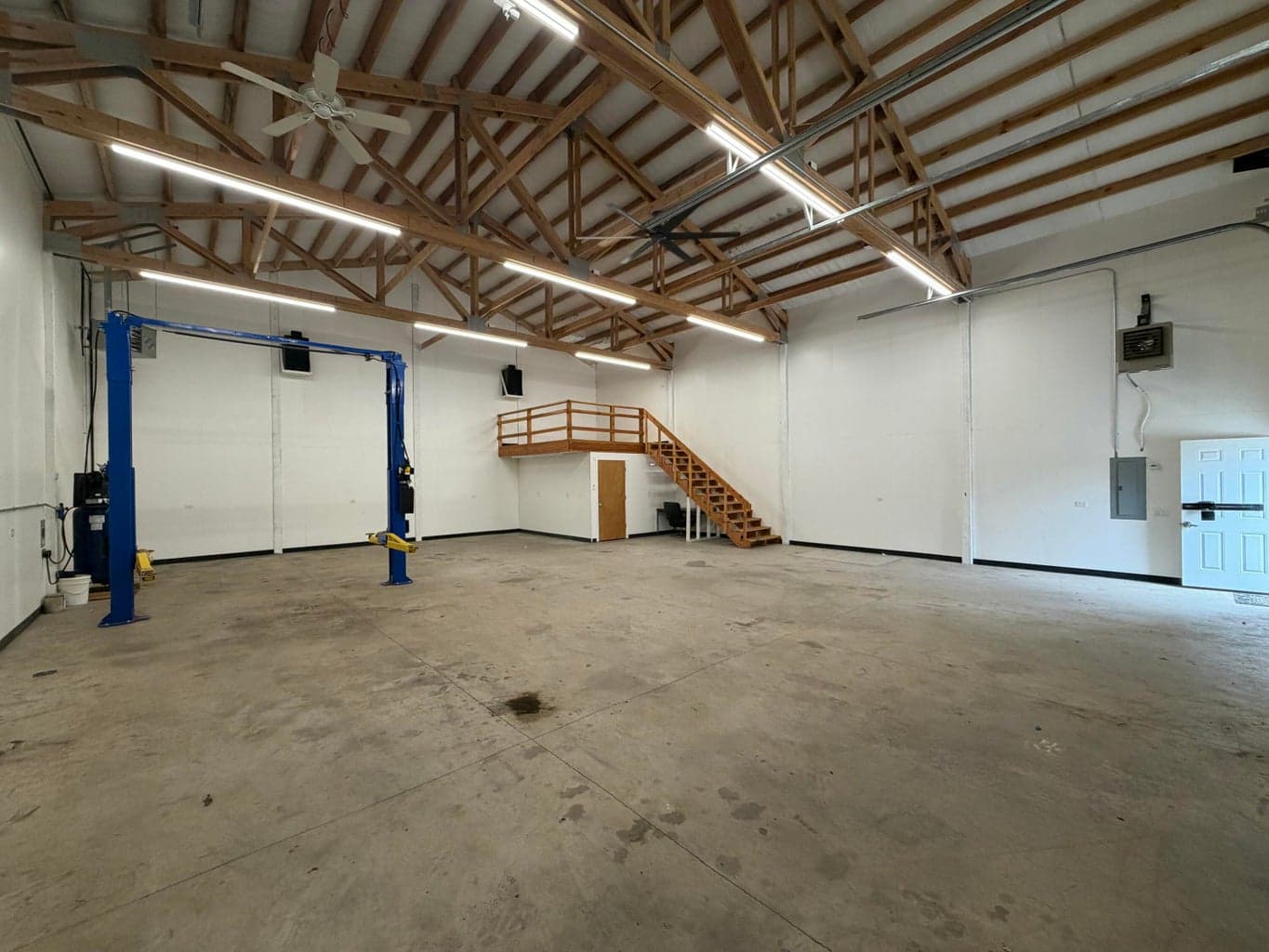 Photo of 17037 Downey Road 18 of 20