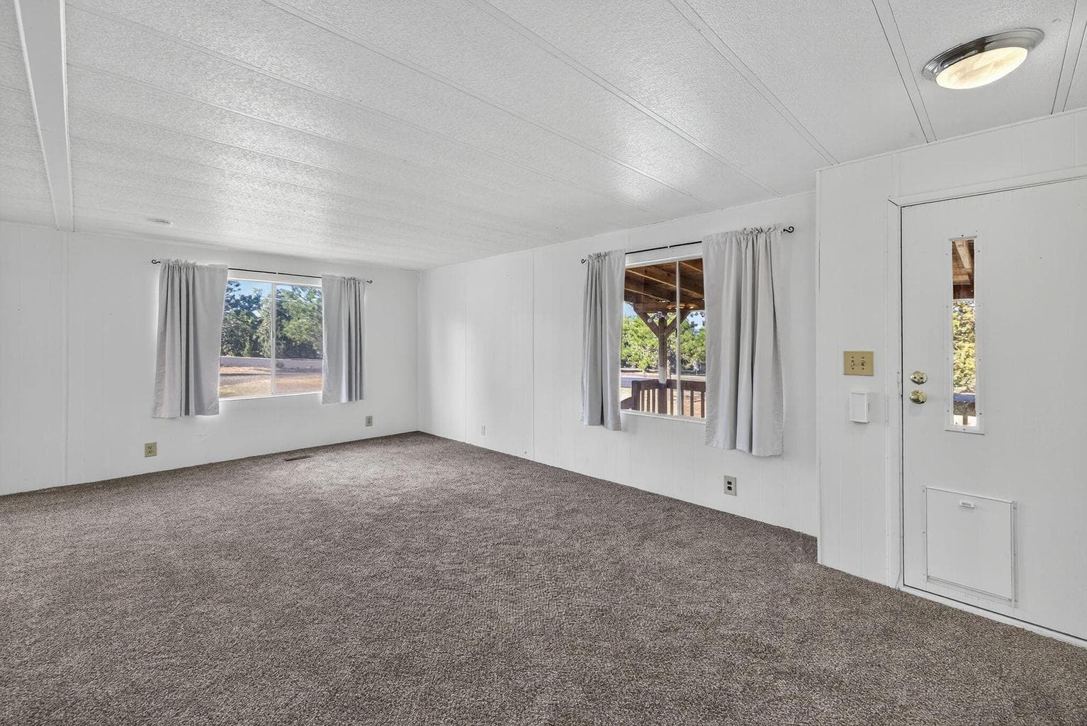 Photo of 1384 Akins 4 of 35