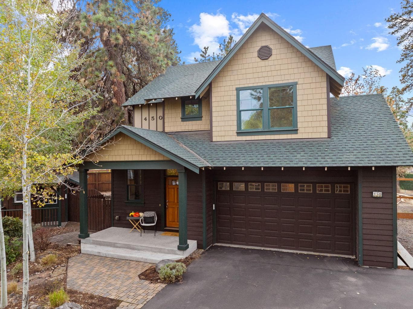 1,635 SF home on oversized 0.32-acre-lot in town!