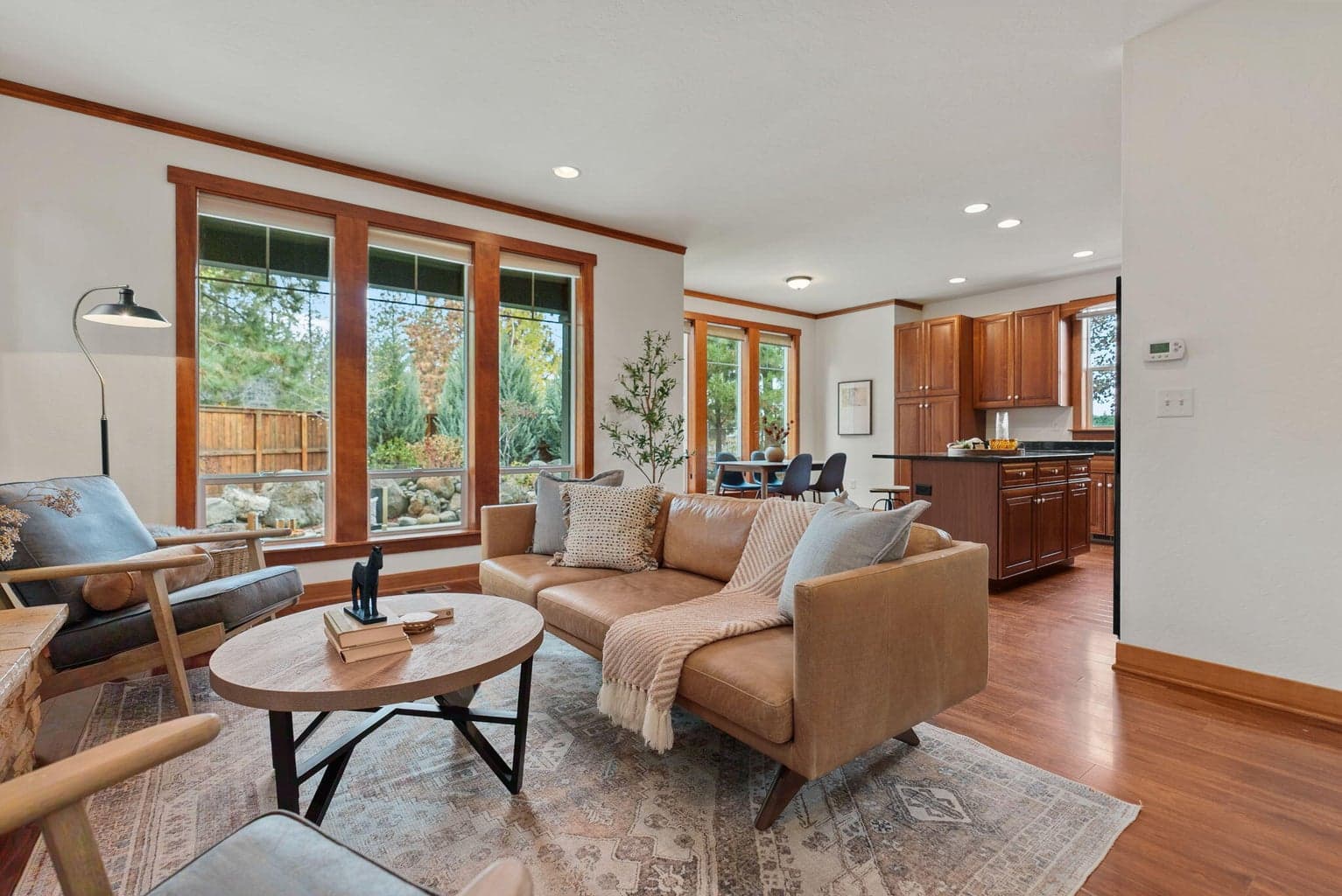 1,635 SF home features 3-bedrooms, 2.5-baths, a loft, and Great Room