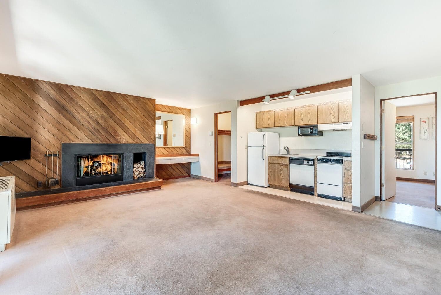 Photo of 18575 SW Century Drive 10 of 16