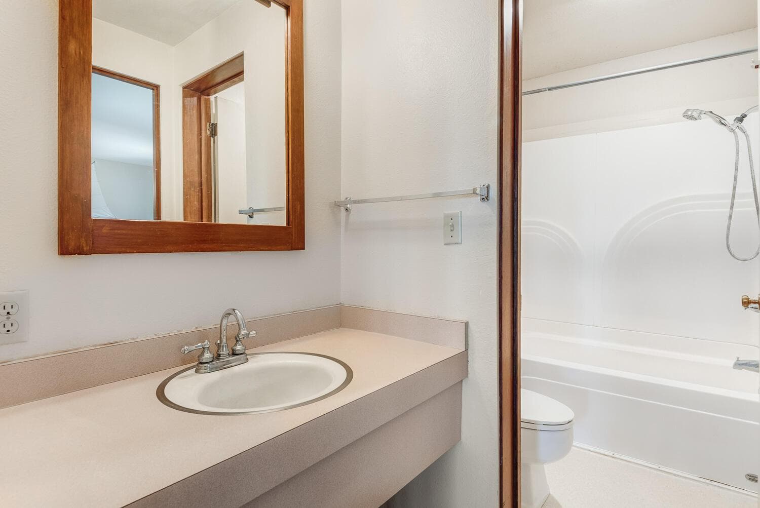 Photo of 18575 SW Century Drive 12 of 16
