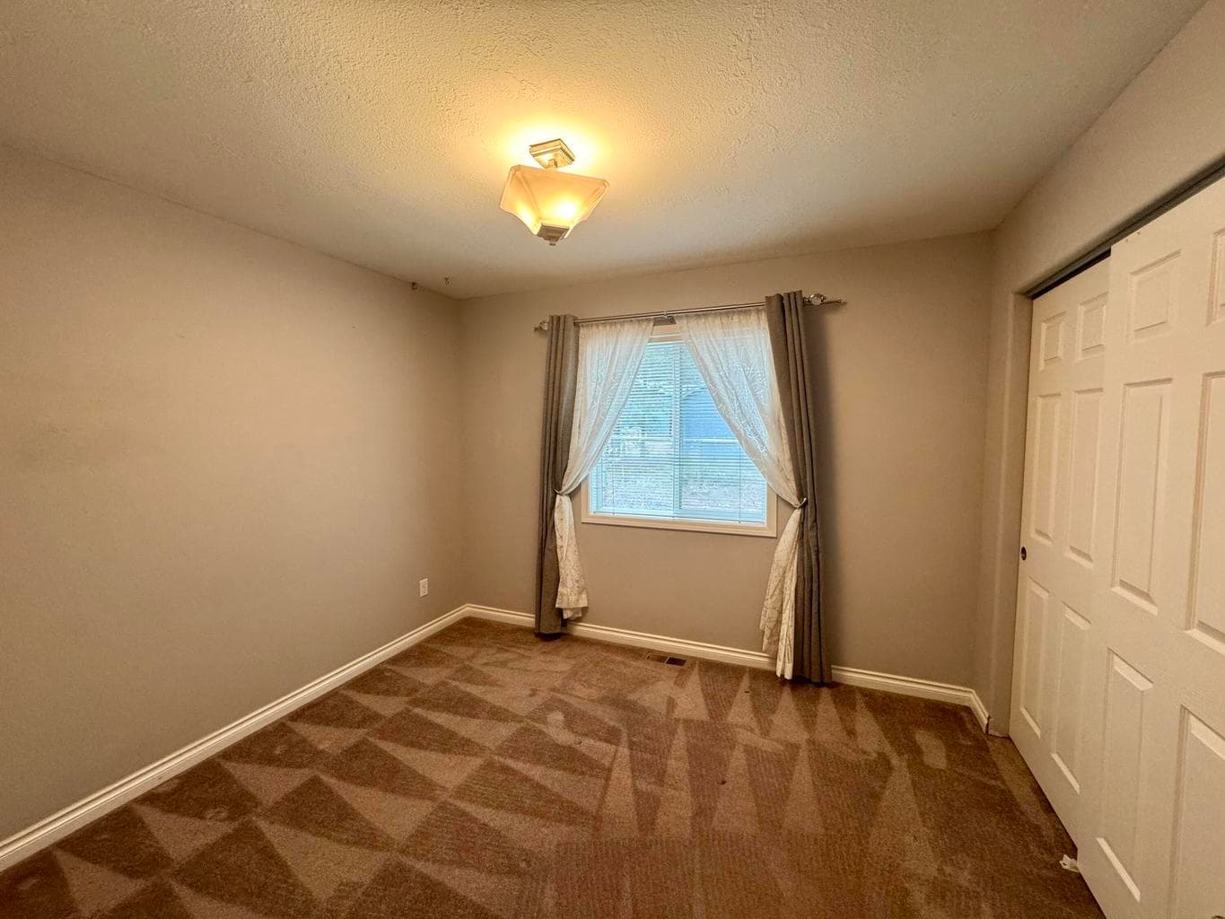 Photo of 52748 Golden Astor Road 15 of 30
