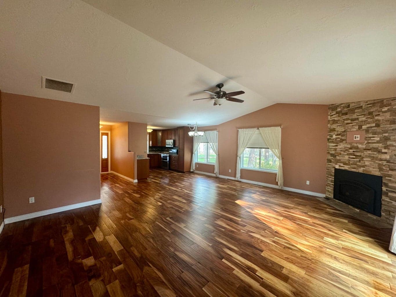 Photo of 52748 Golden Astor Road 7 of 30