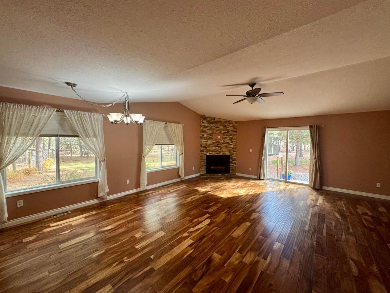 Photo of 52748 Golden Astor Road 5 of 30