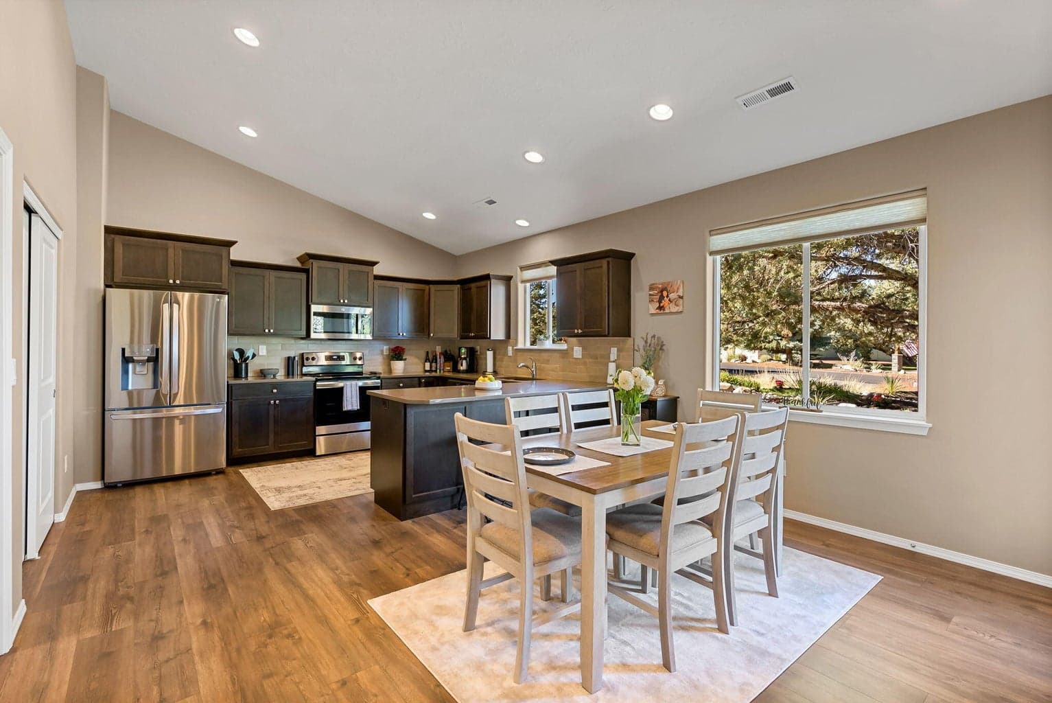 Photo of 810 Willet Lane 21 of 50