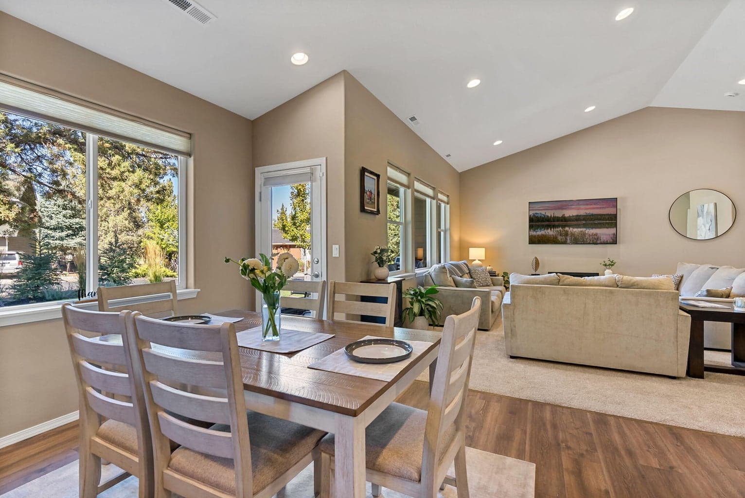 Photo of 810 Willet Lane 23 of 50
