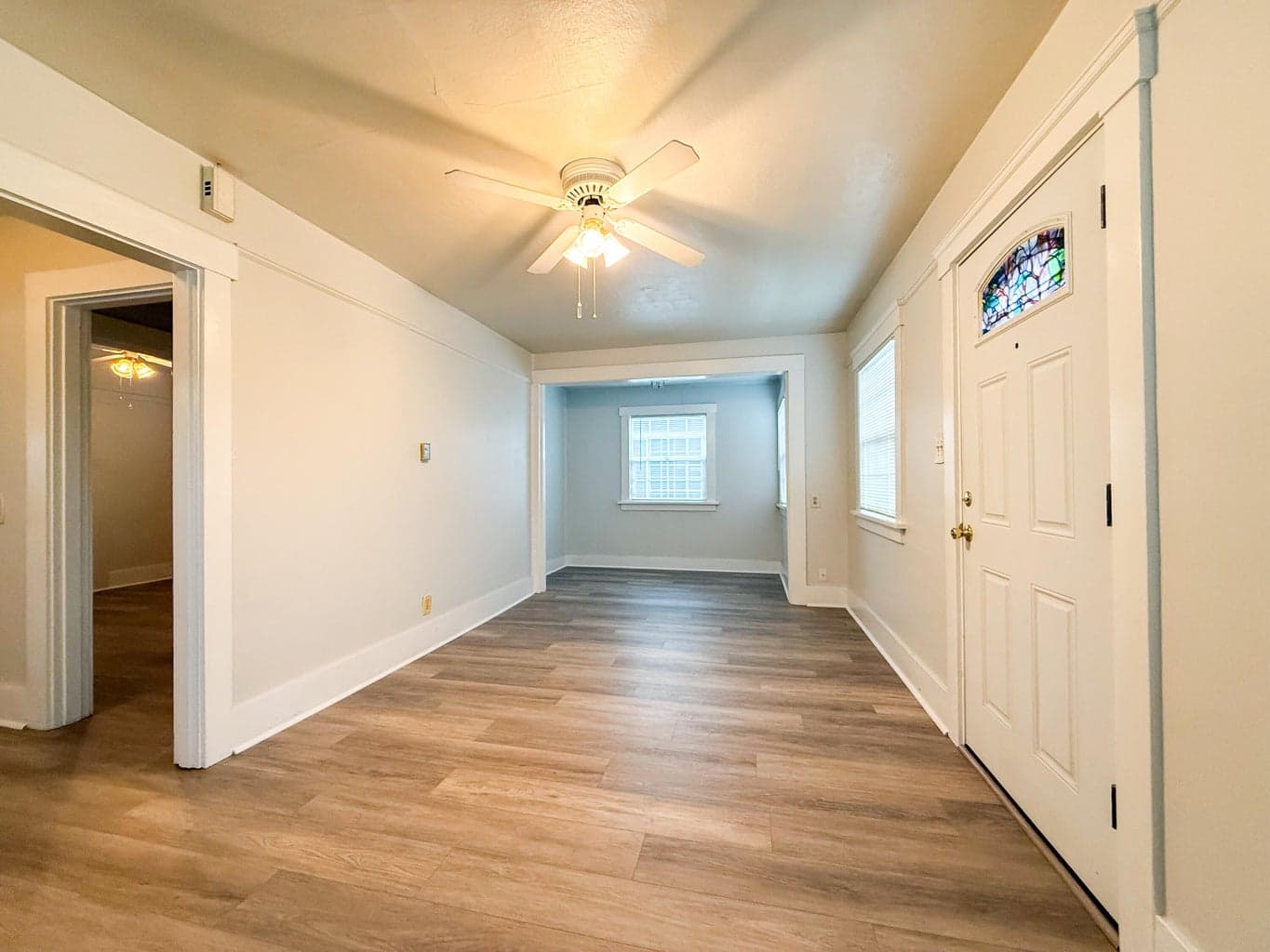Photo of 2028 Vine 4 of 29