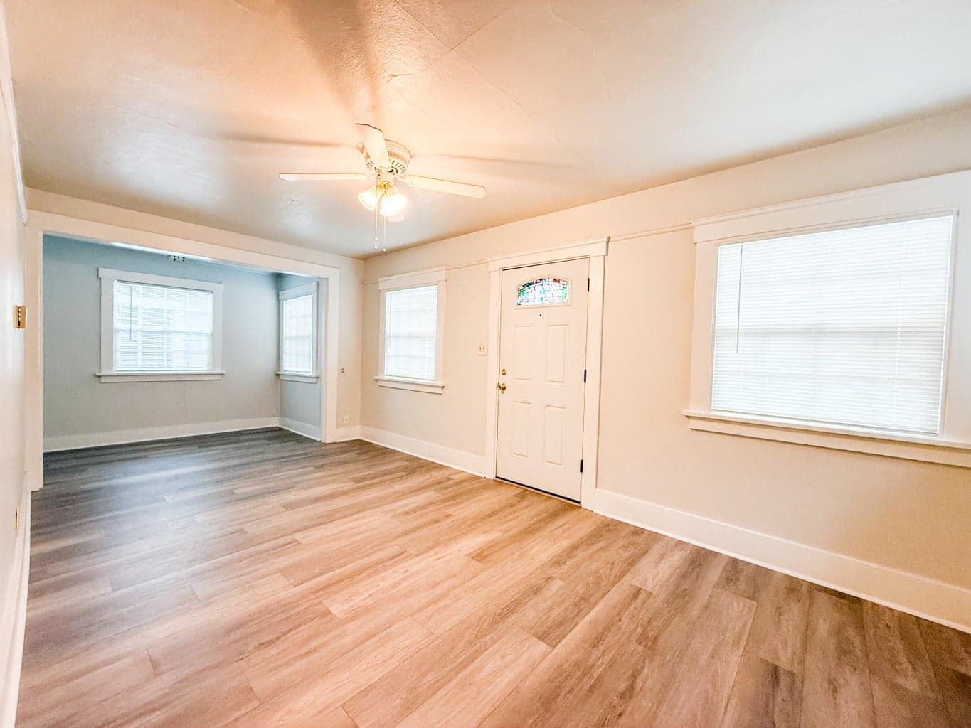 Photo of 2028 Vine 5 of 29