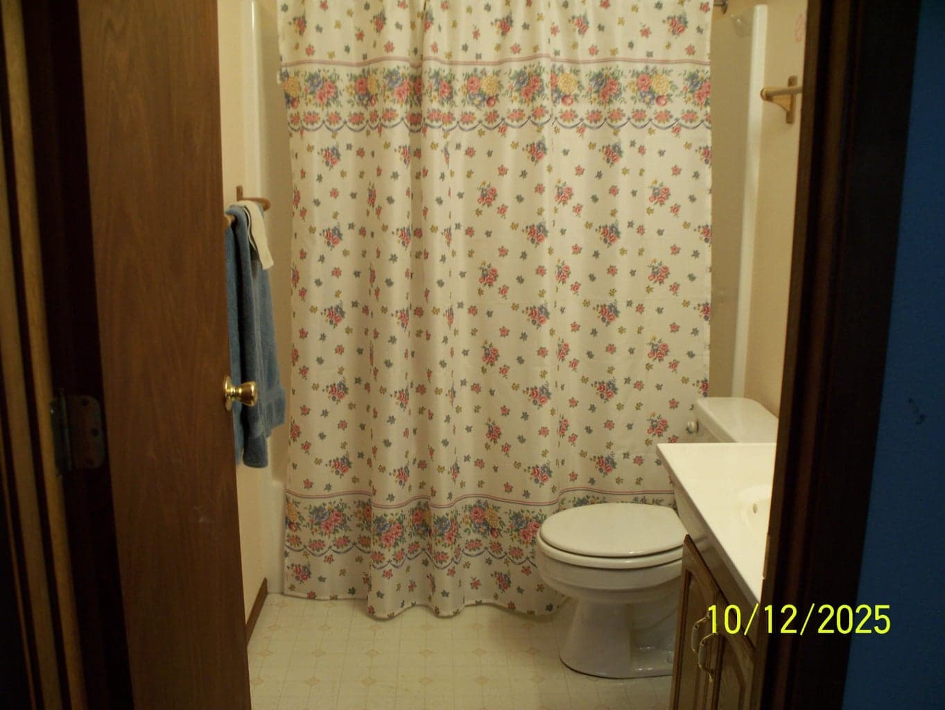 Guest quarters Bath