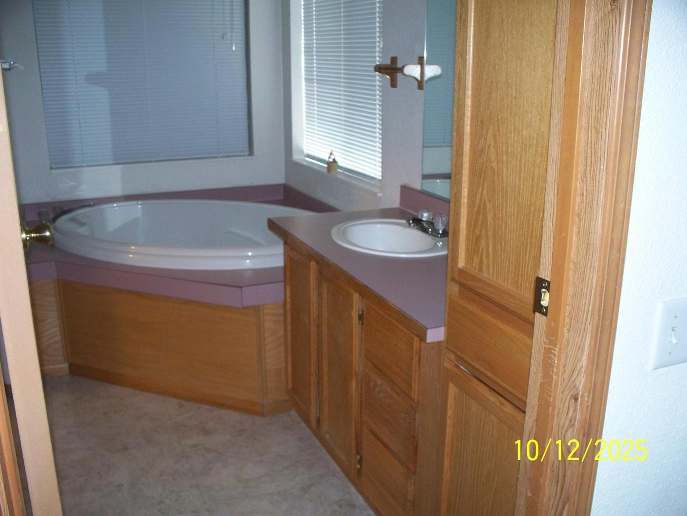Photo of 53680 Central Way 35 of 53