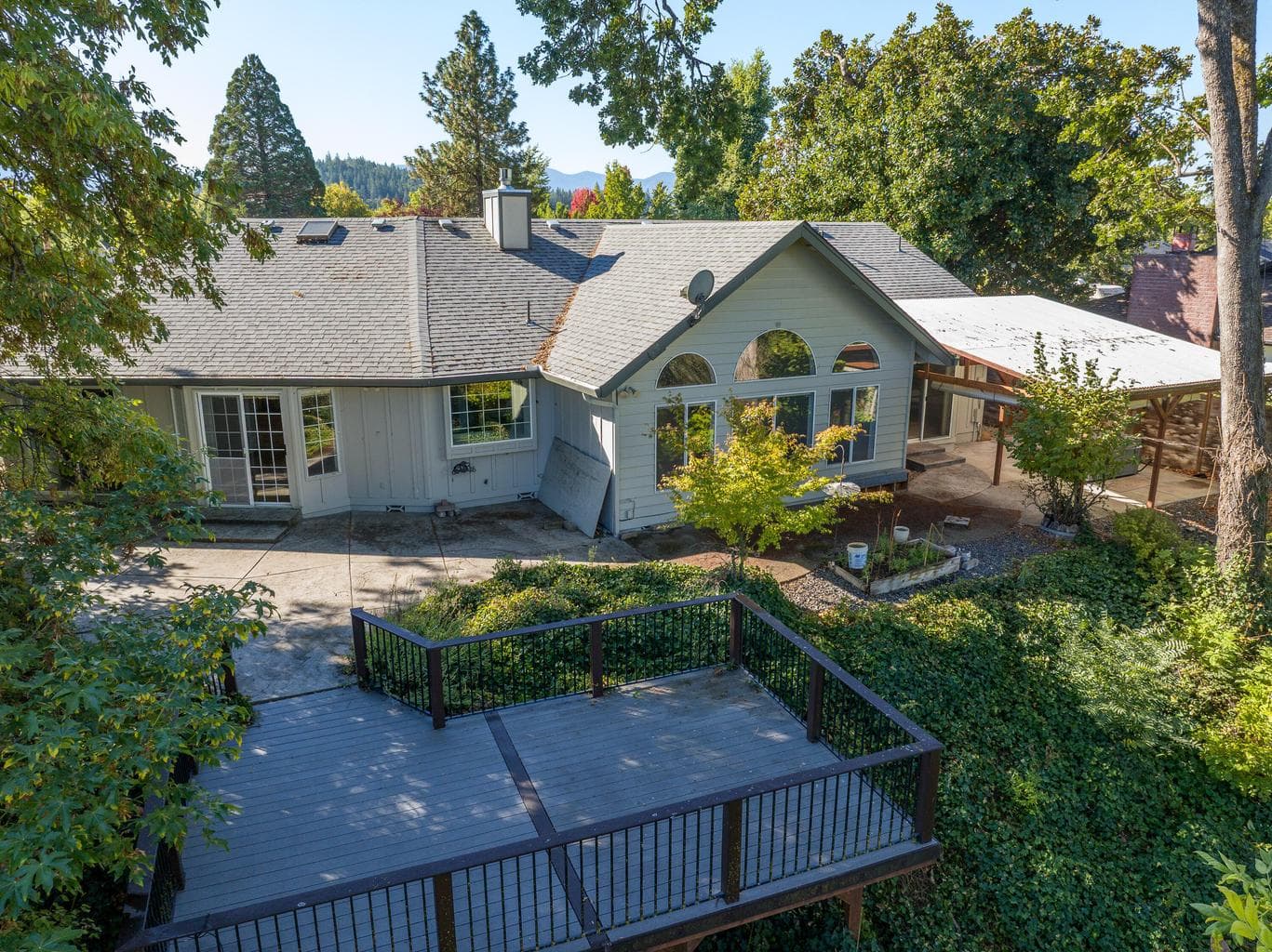 1320 Redwood