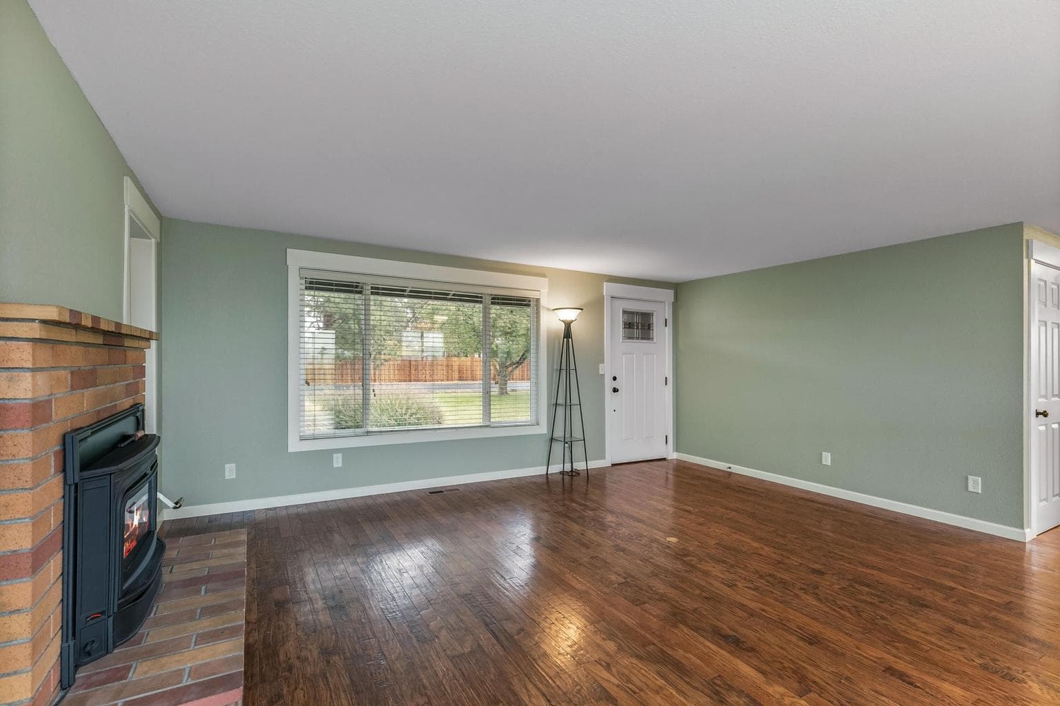 Photo of 2305 NW Hackamore Lane 7 of 23