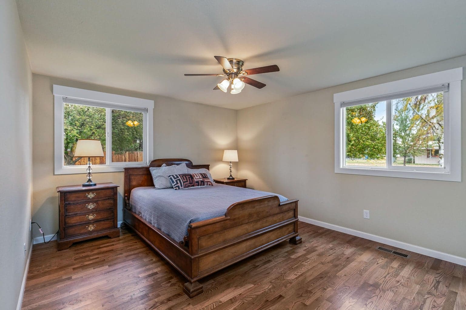 Photo of 2305 NW Hackamore Lane 9 of 23