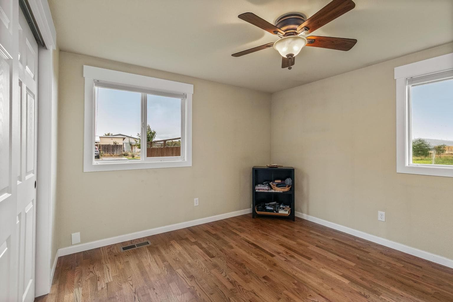 Photo of 2305 NW Hackamore Lane 10 of 23