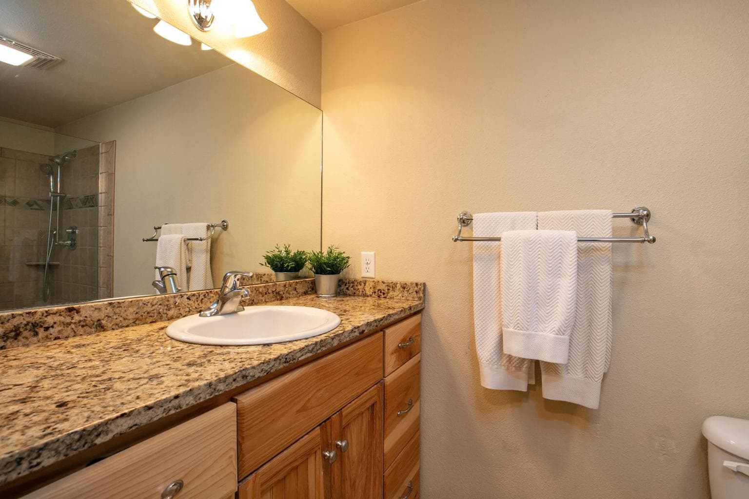 Photo of 2305 NW Hackamore Lane 13 of 23
