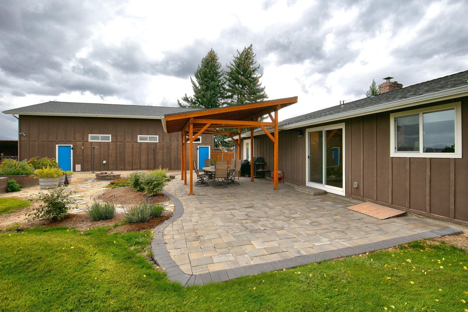 Photo of 2305 NW Hackamore Lane 17 of 23
