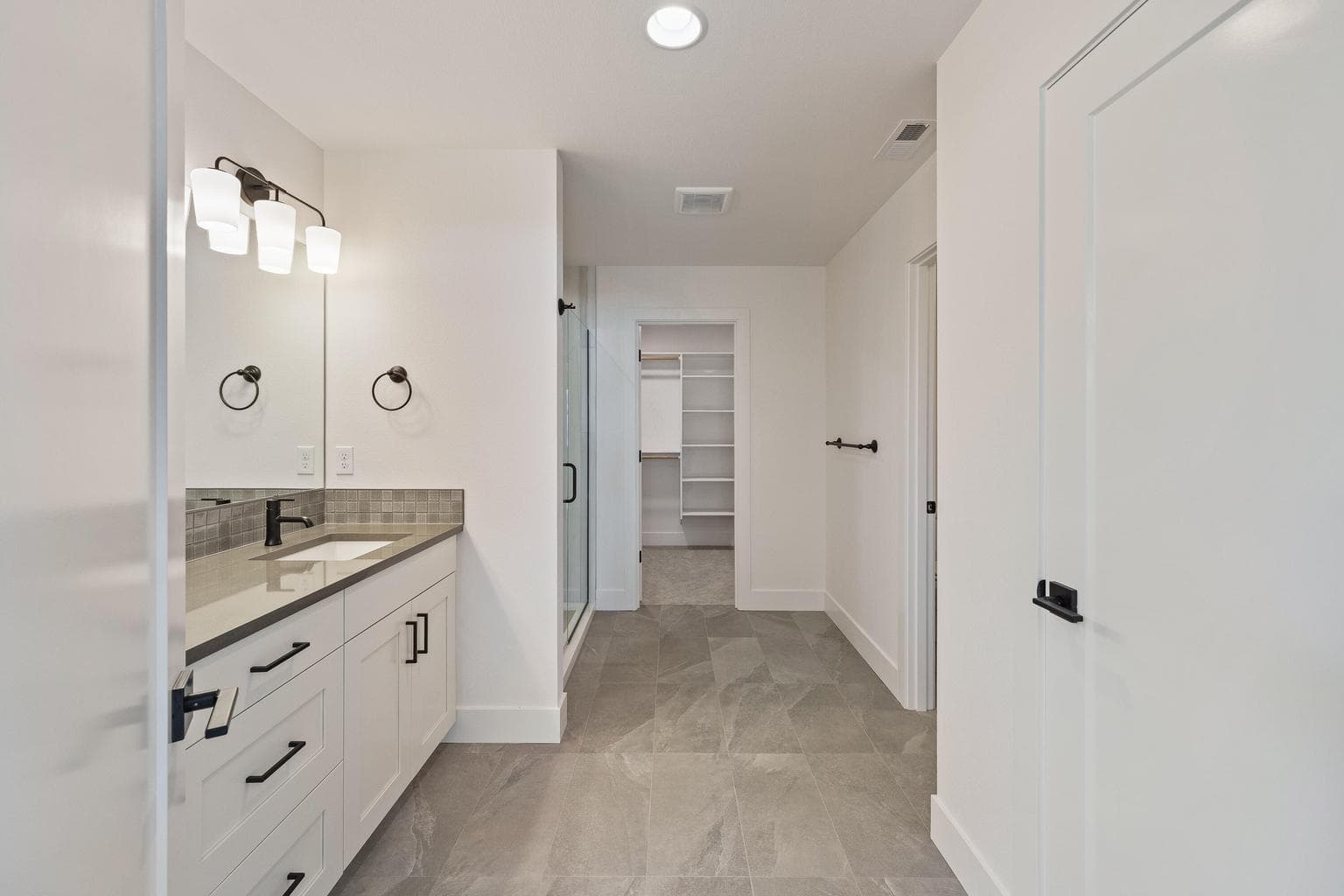 Photo of 21157 NE Beall Drive 20 of 34