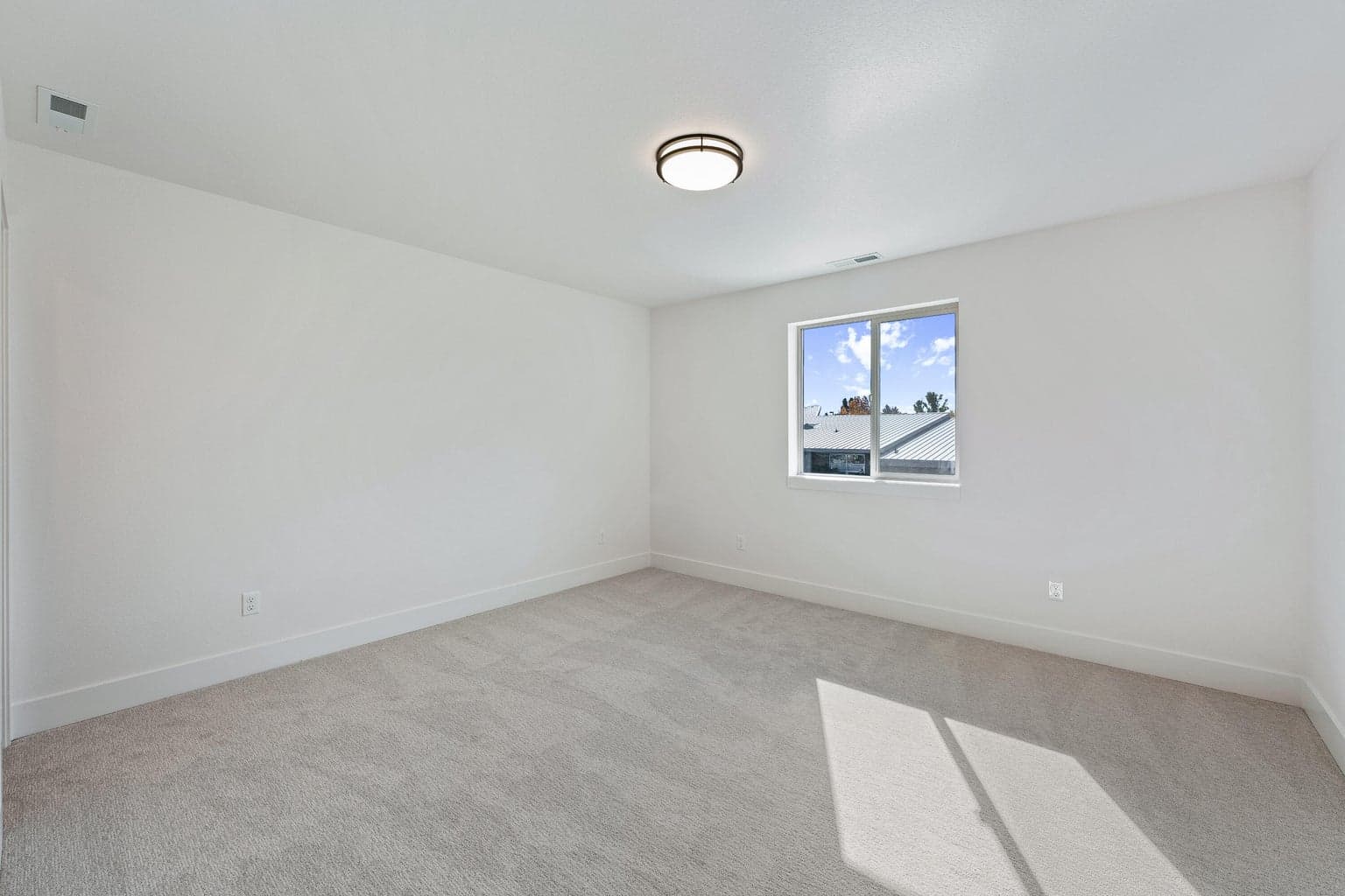 Photo of 21157 NE Beall Drive 24 of 34