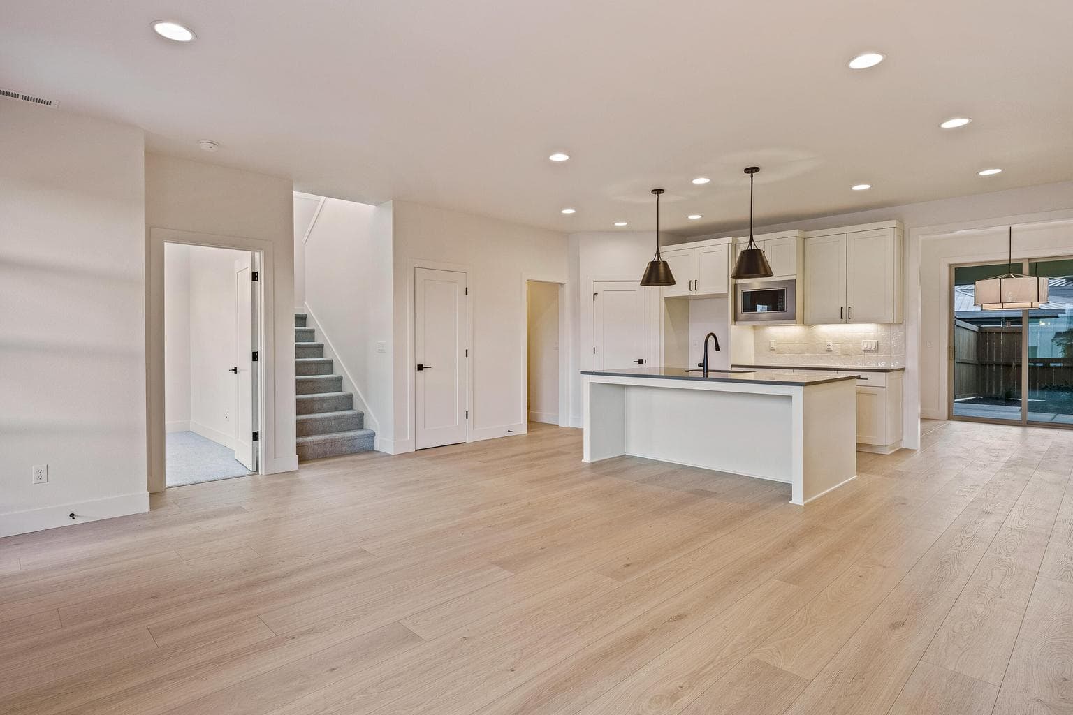Photo of 21157 NE Beall Drive 6 of 34