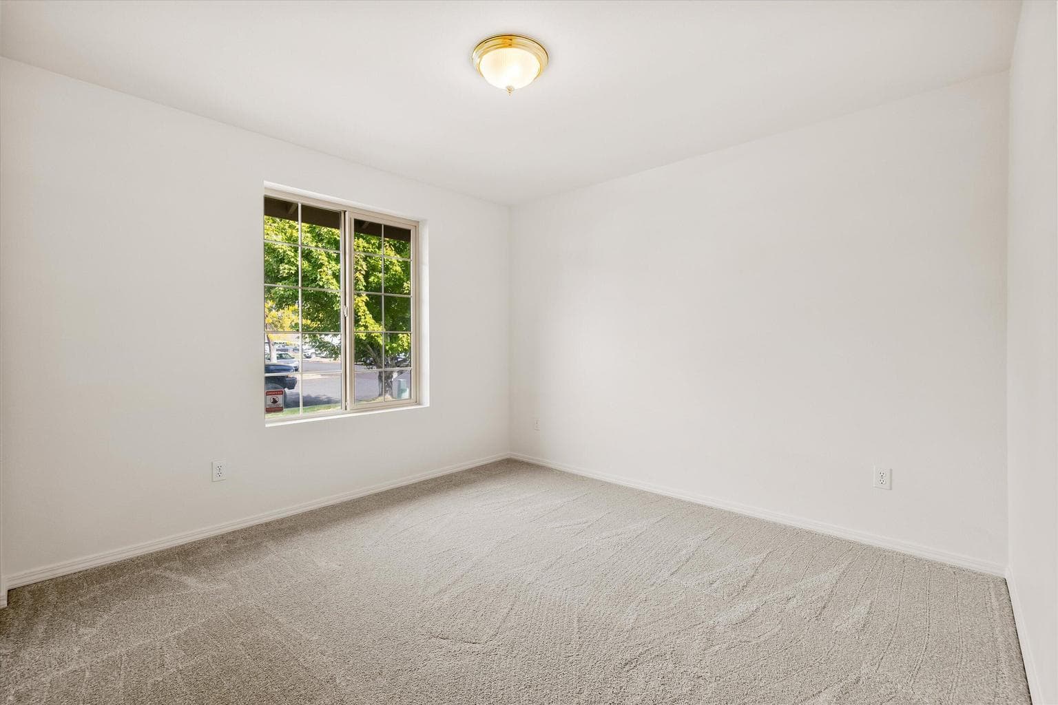 New carpet in 2nd bedroom