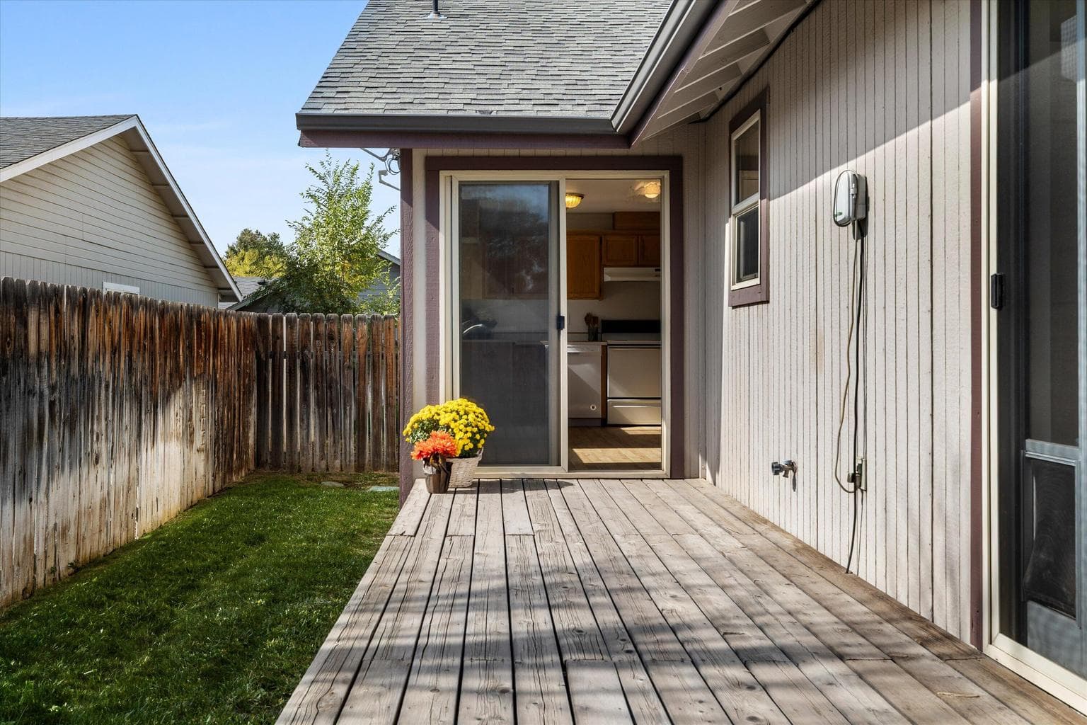 Nice sized deck in rear yard