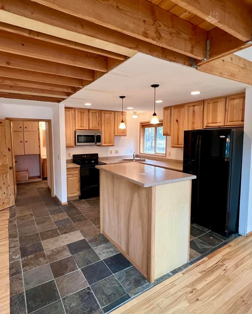 Photo of 54896 Huntington Road 12 of 66