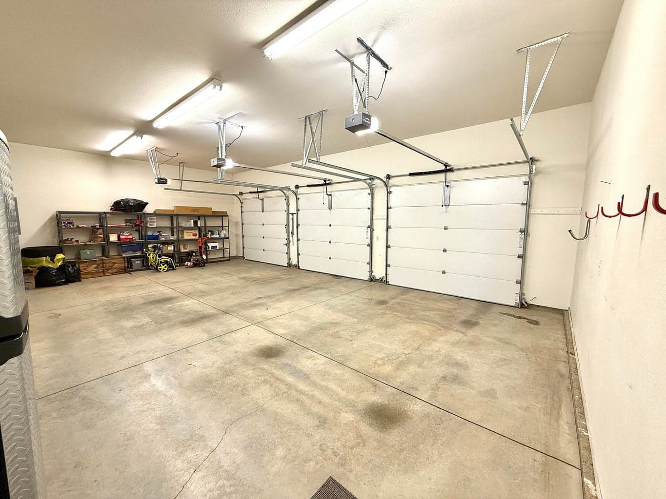 Photo of 3735 SW Timber Avenue 36 of 46