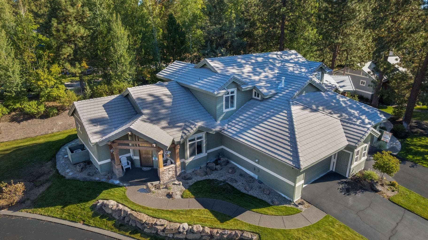 All homes in the Broken Top neighborhood have tile roofs, long lasting and with yearly HOA maintenance, this roof is in great shape