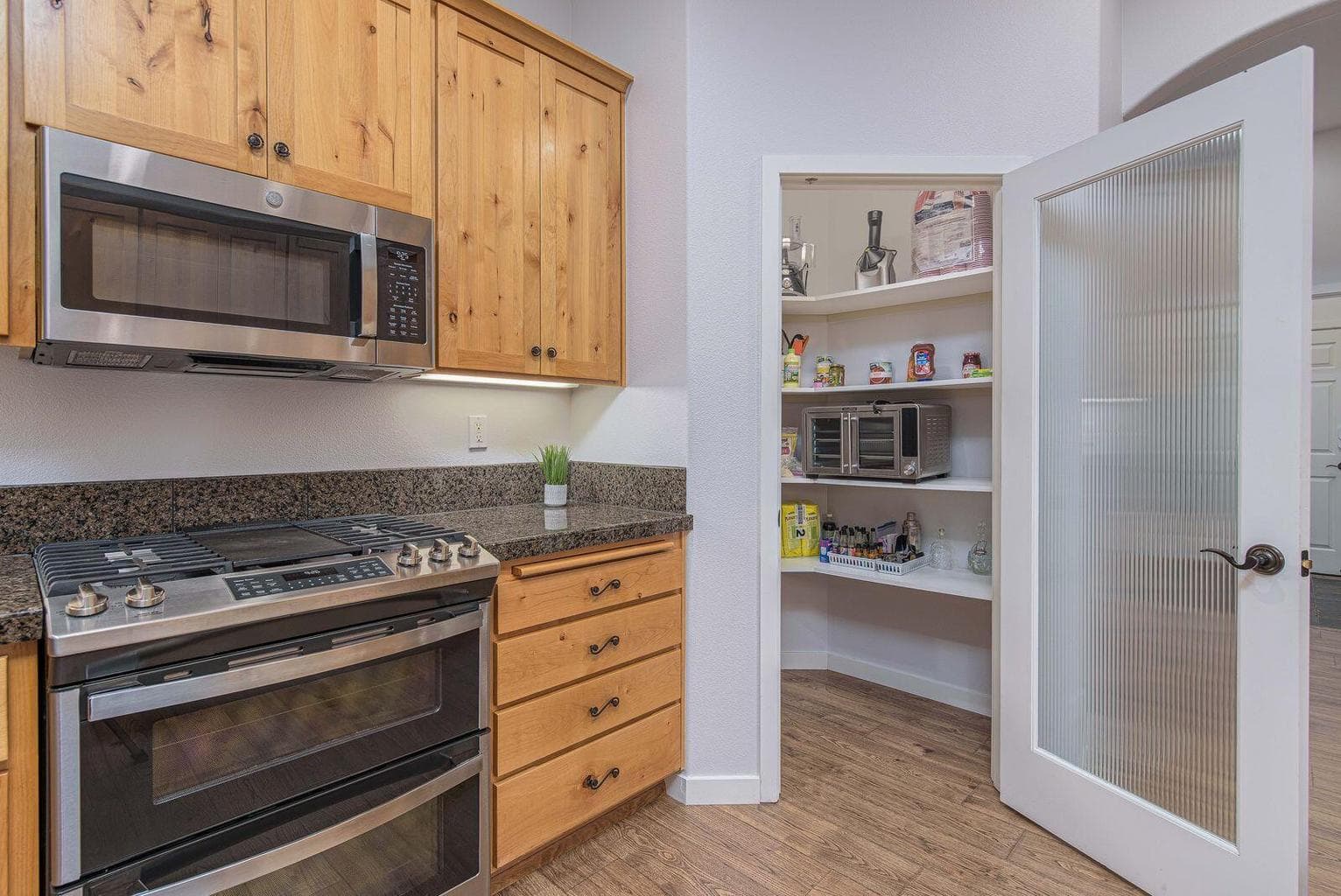 Corner pantry provides more storage