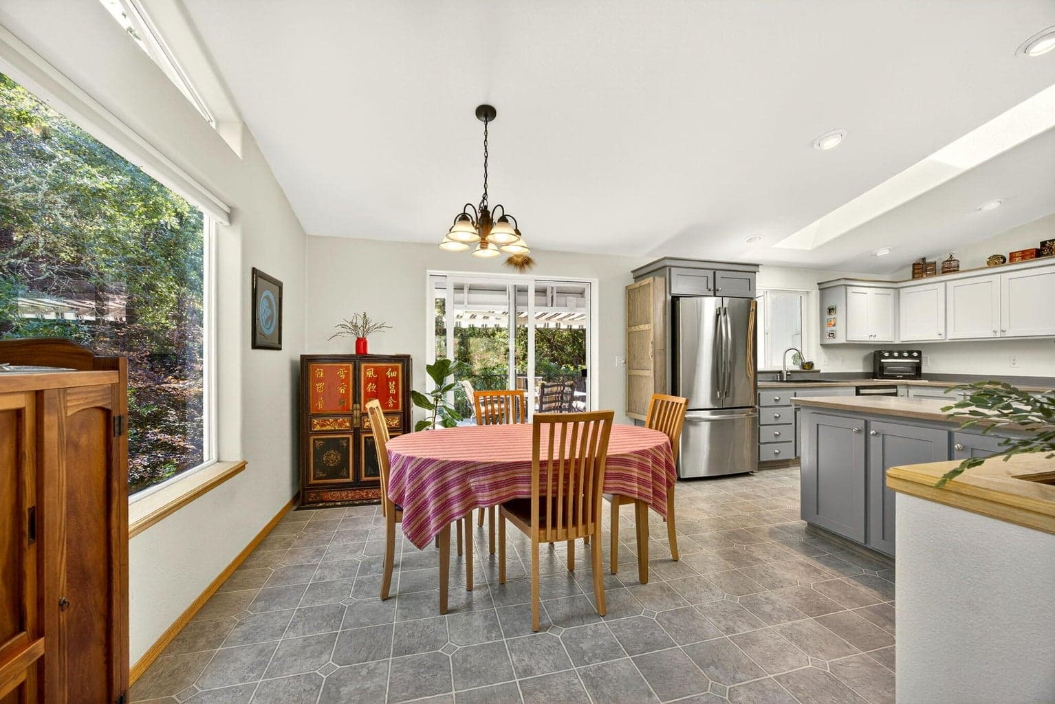 Photo of 250 Cambridge 5 of 31