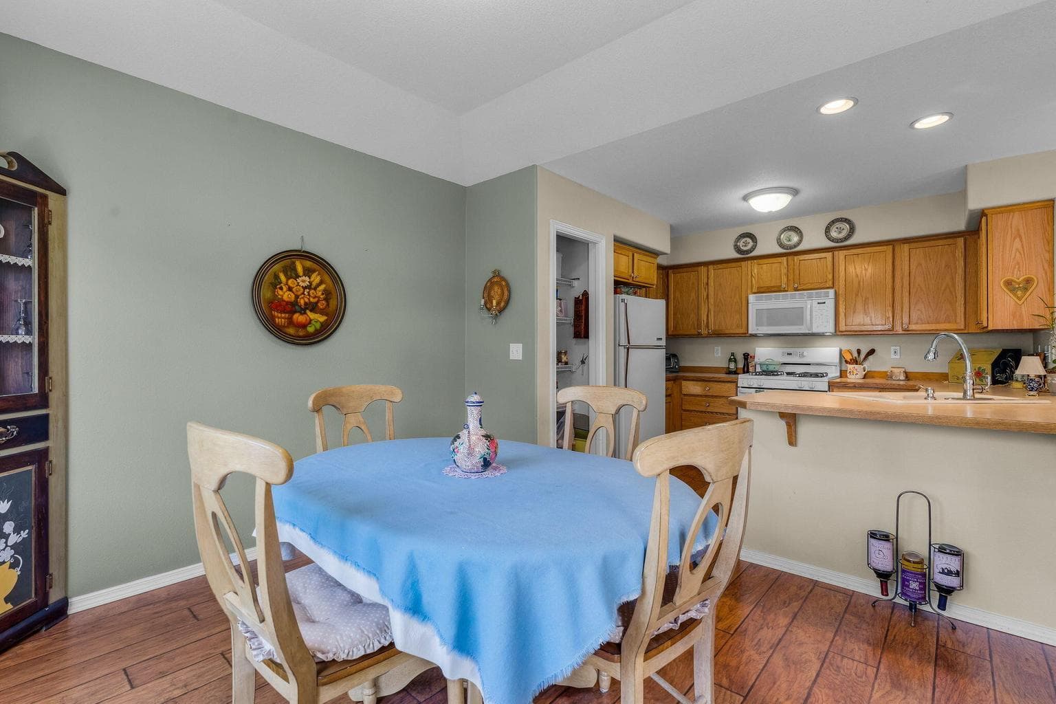 Photo of 2116 NW Elm Avenue 10 of 24