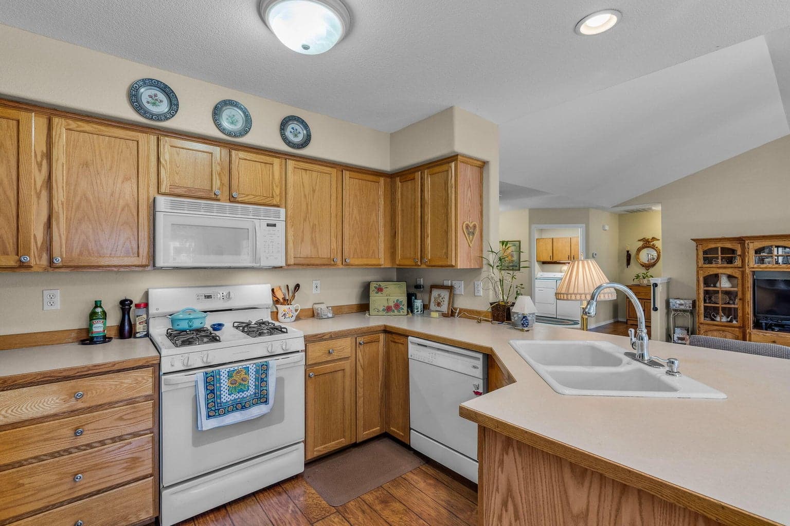 Photo of 2116 NW Elm Avenue 11 of 24