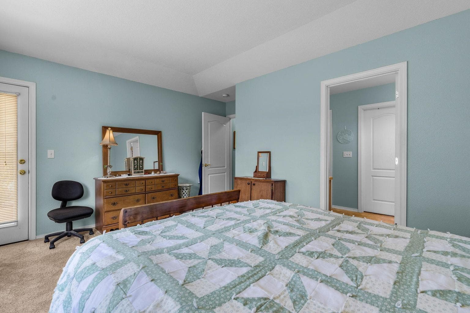 Photo of 2116 NW Elm Avenue 14 of 24