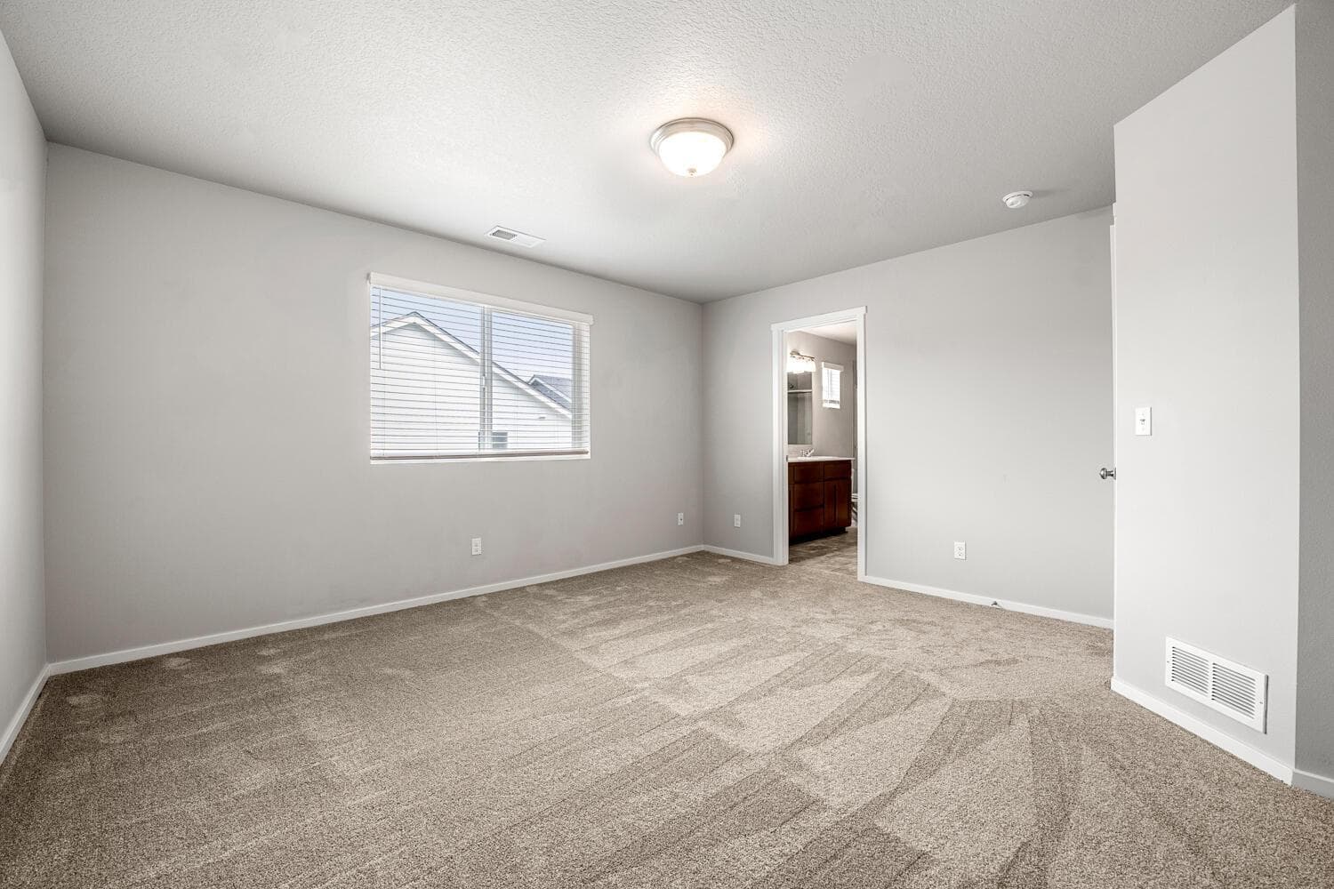 Photo of 20520 SE Evian Avenue 9 of 42