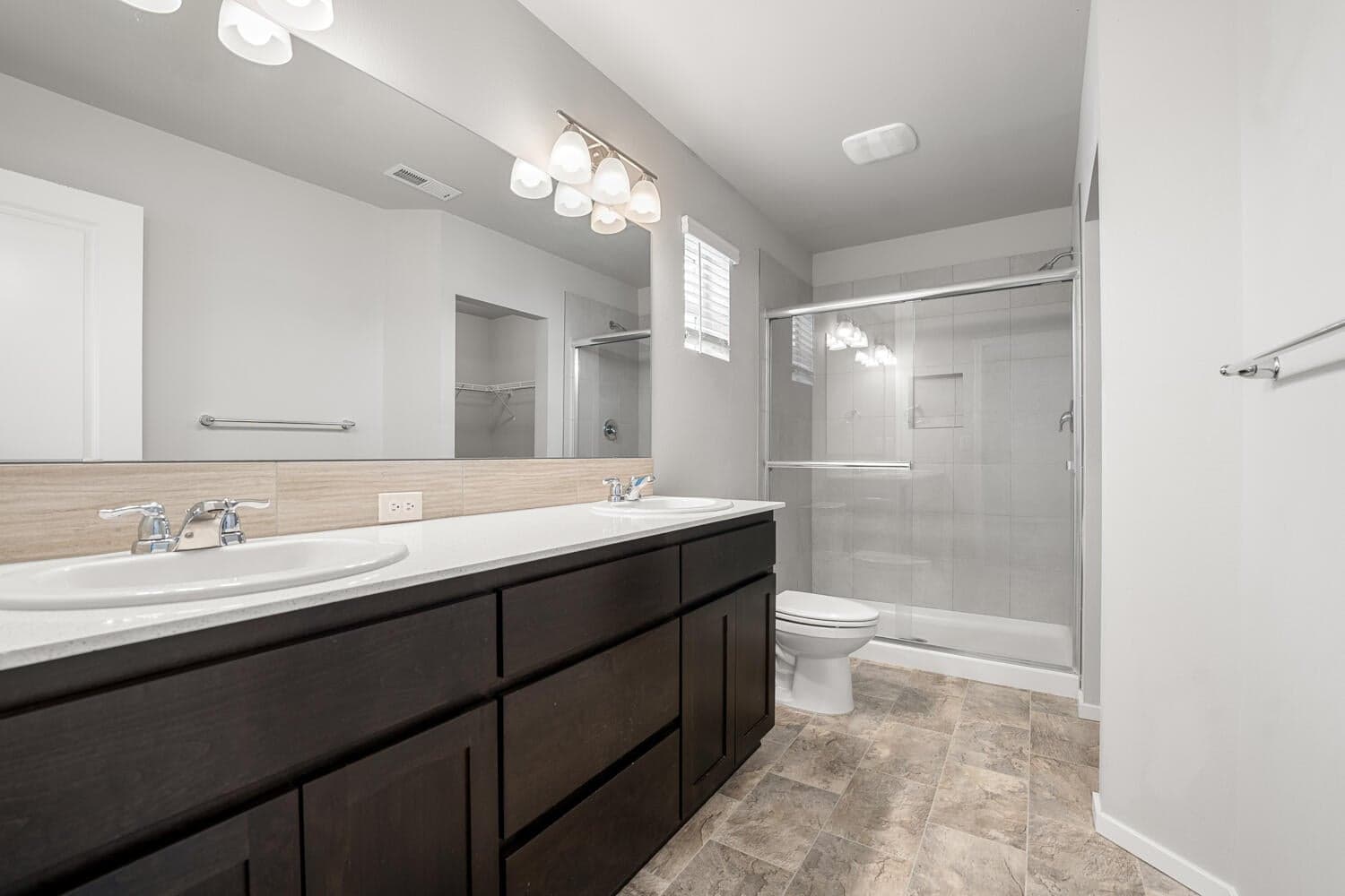 Photo of 20520 SE Evian Avenue 10 of 42