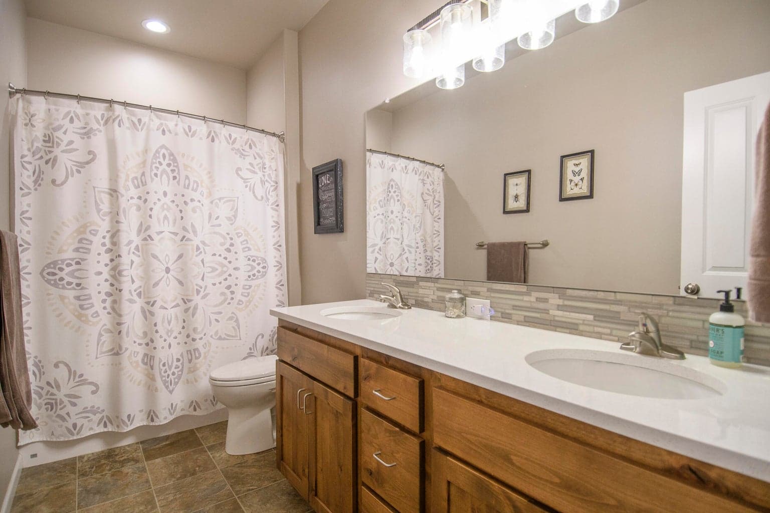 Full Guest Bath