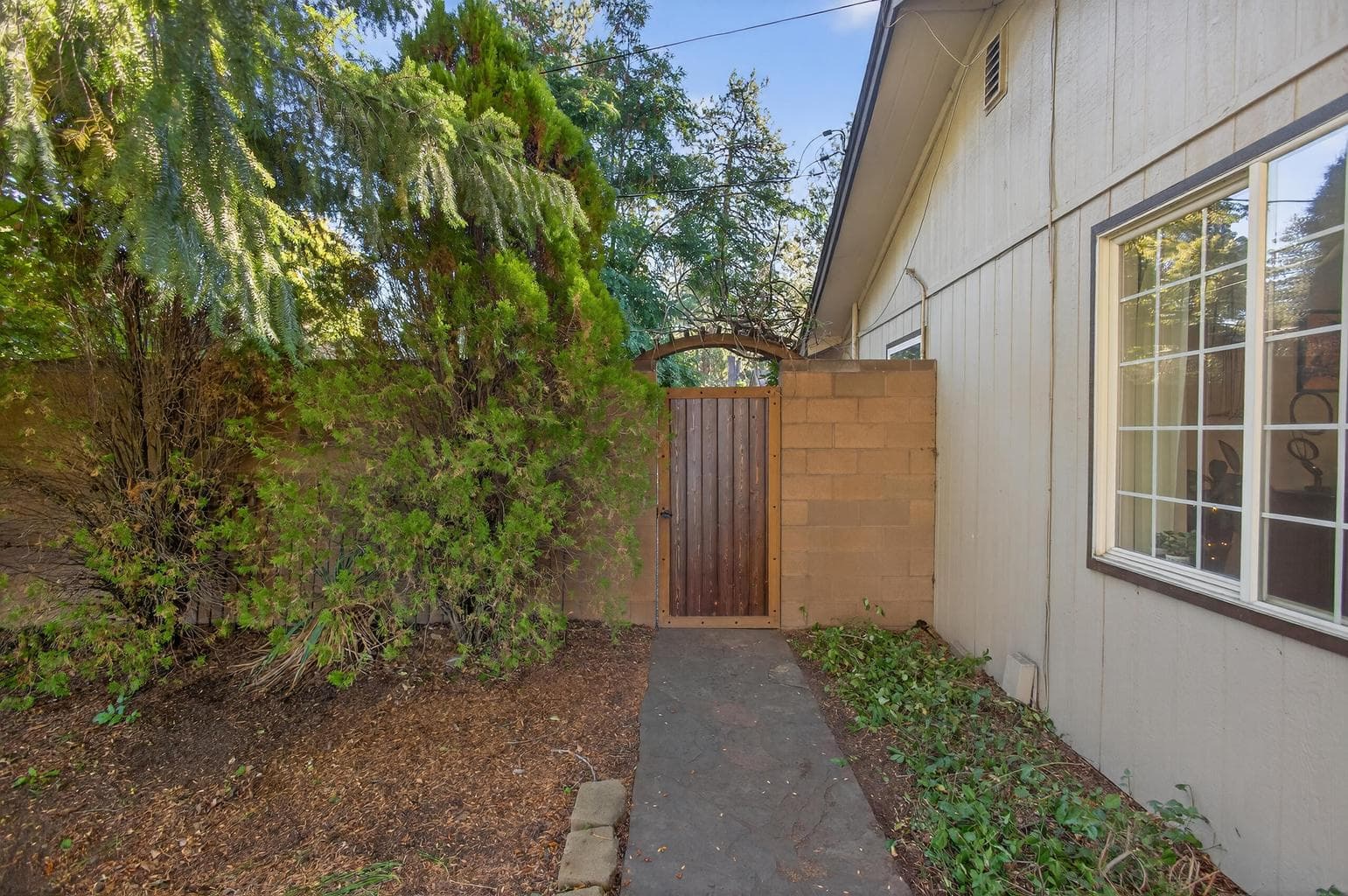 Photo of 1532 NE 9th Street 45 of 55