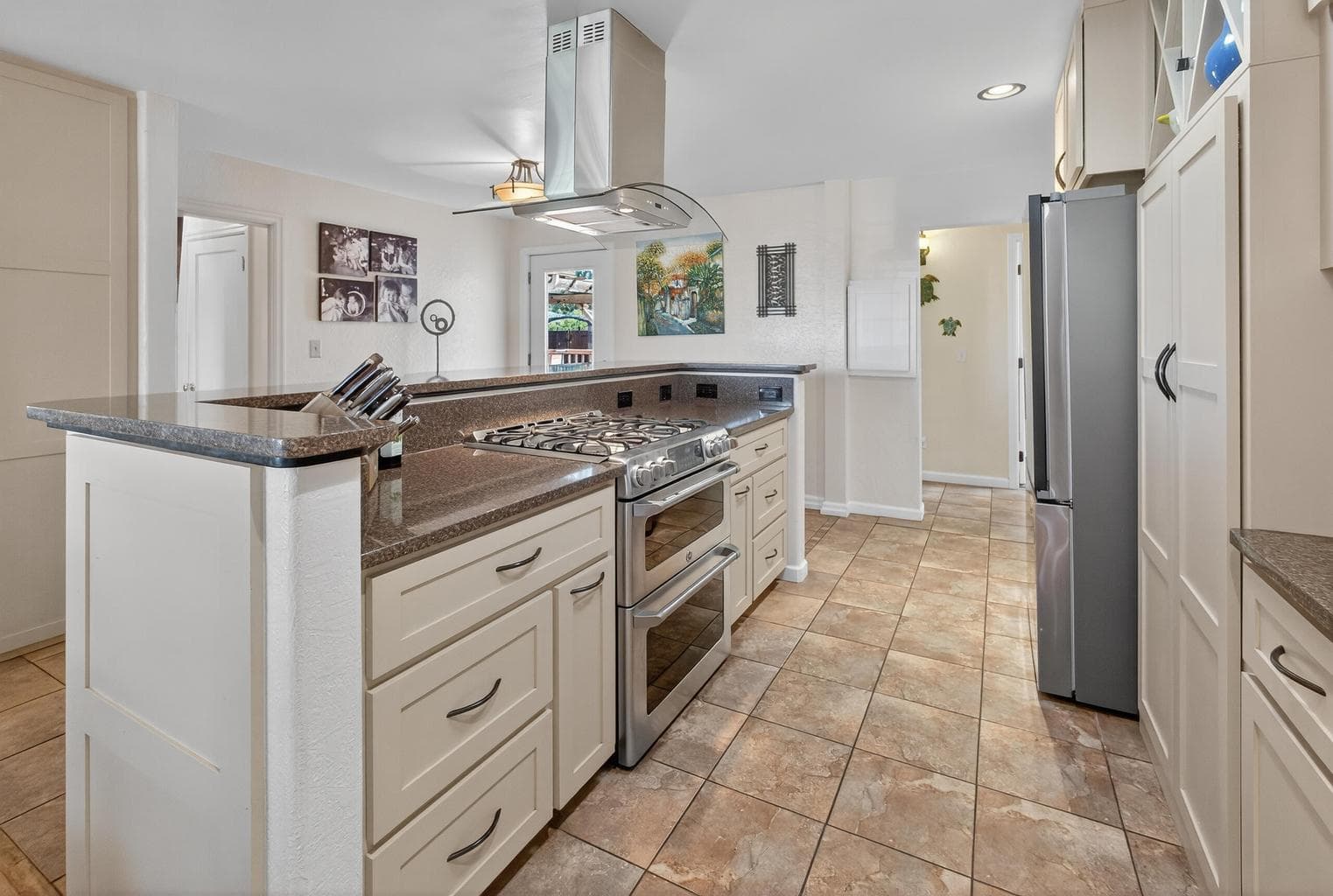 Photo of 1532 NE 9th Street 19 of 55
