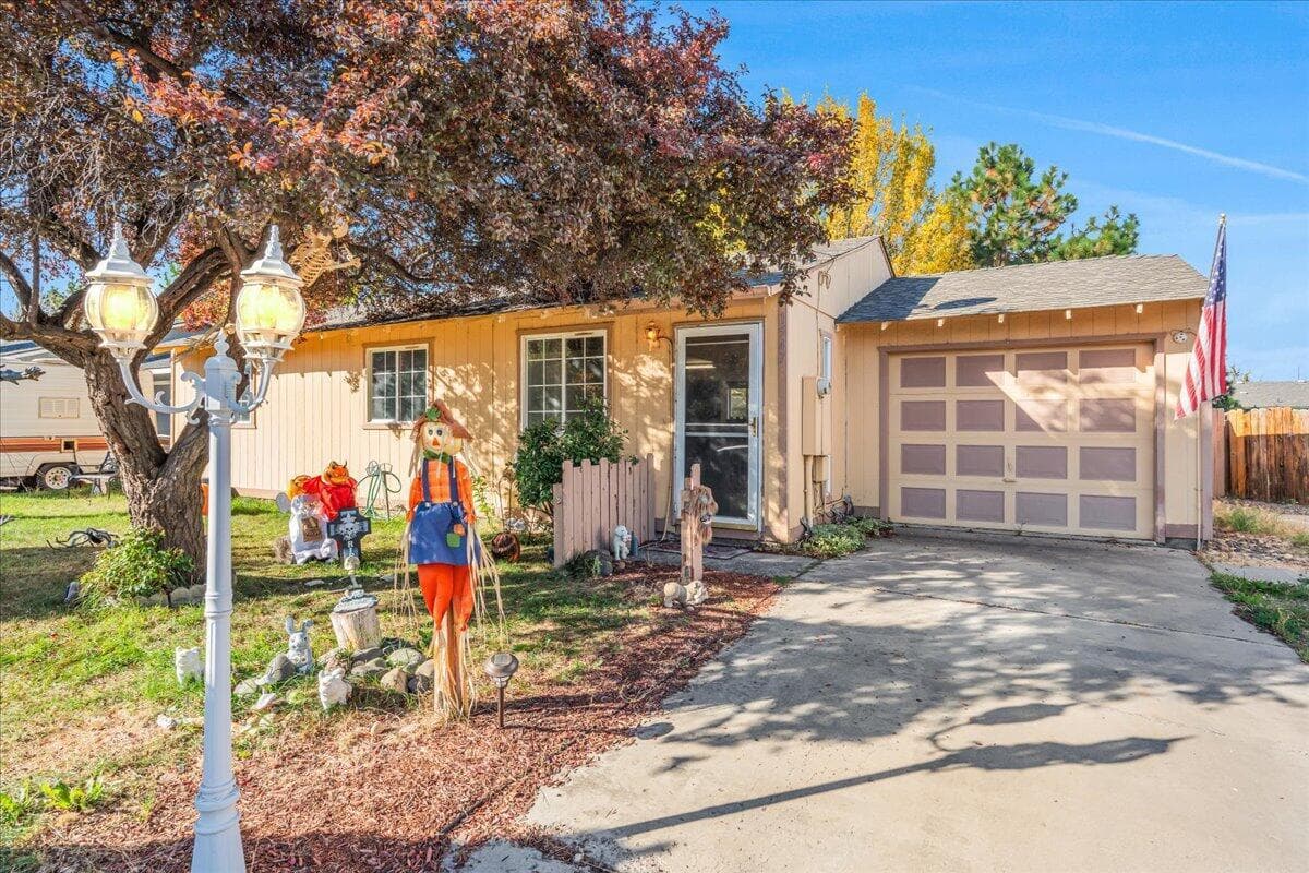 Photo of 1547 33rd 3 of 33