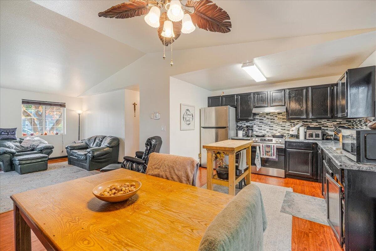 Photo of 1547 SW 33rd Street 13 of 33
