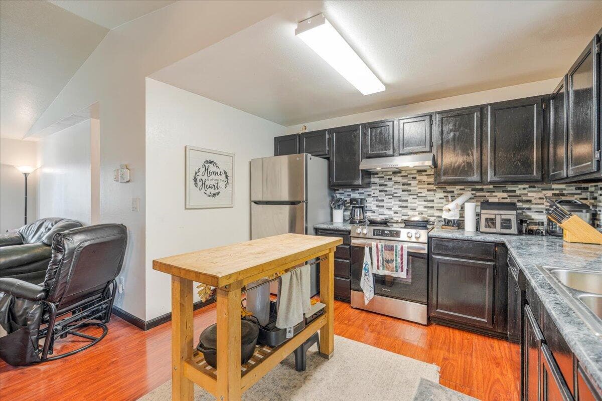 Photo of 1547 SW 33rd Street 18 of 33