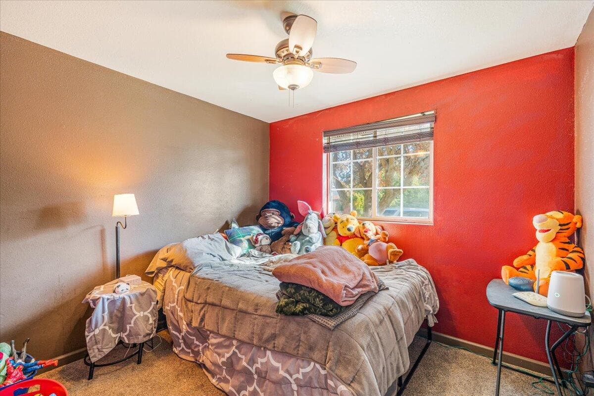 2nd bedroom