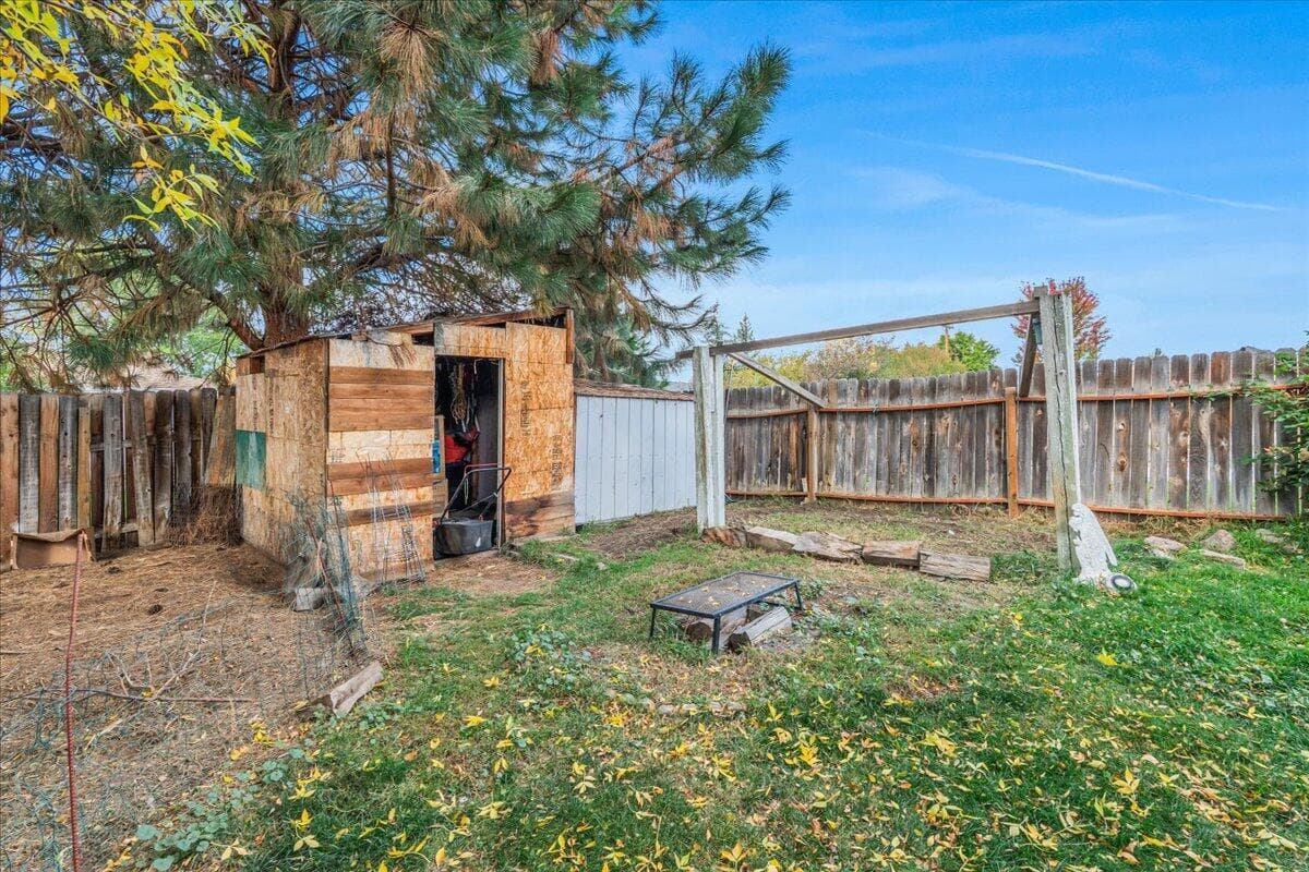 Photo of 1547 SW 33rd Street 32 of 33