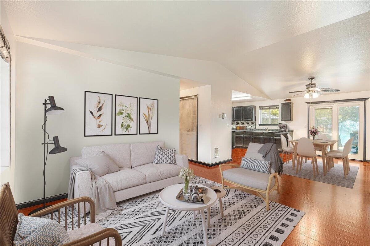 Photo of 1547 33rd 4 of 33