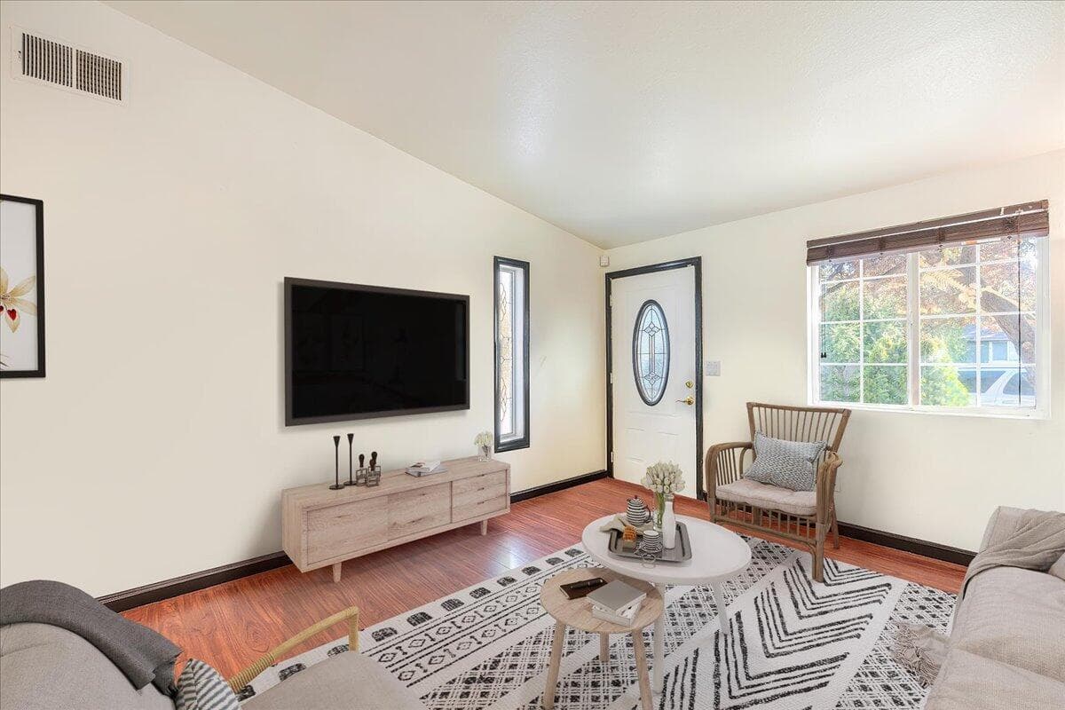 Photo of 1547 SW 33rd Street 6 of 33