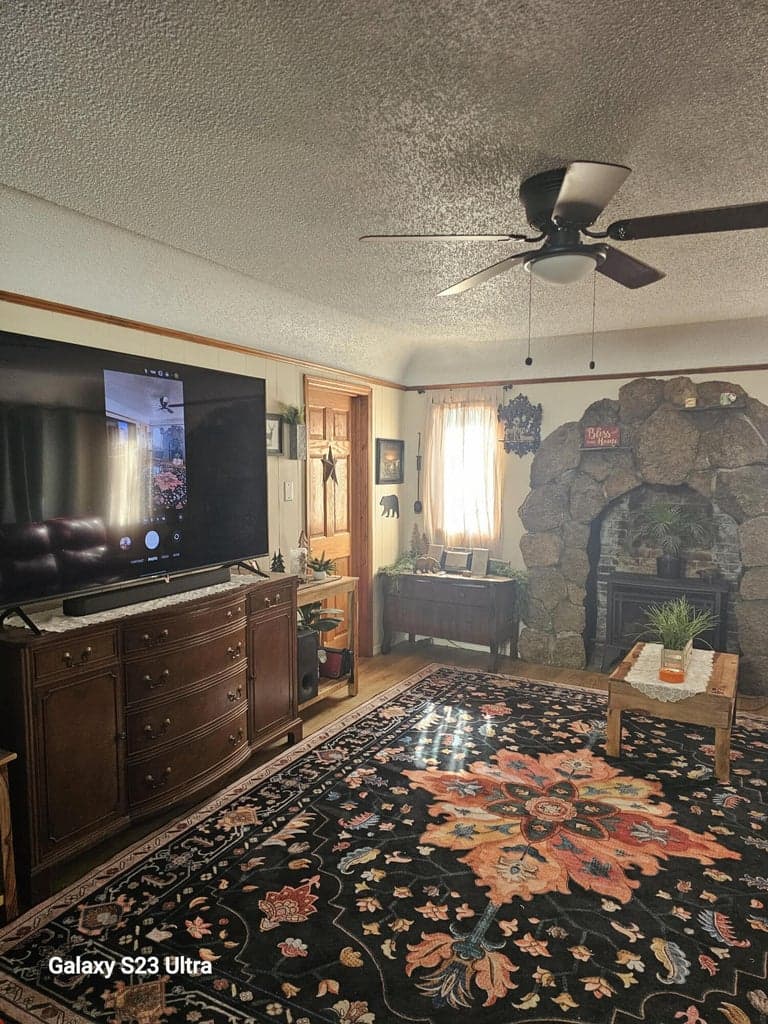 Photo of 1435 Worden 4 of 20
