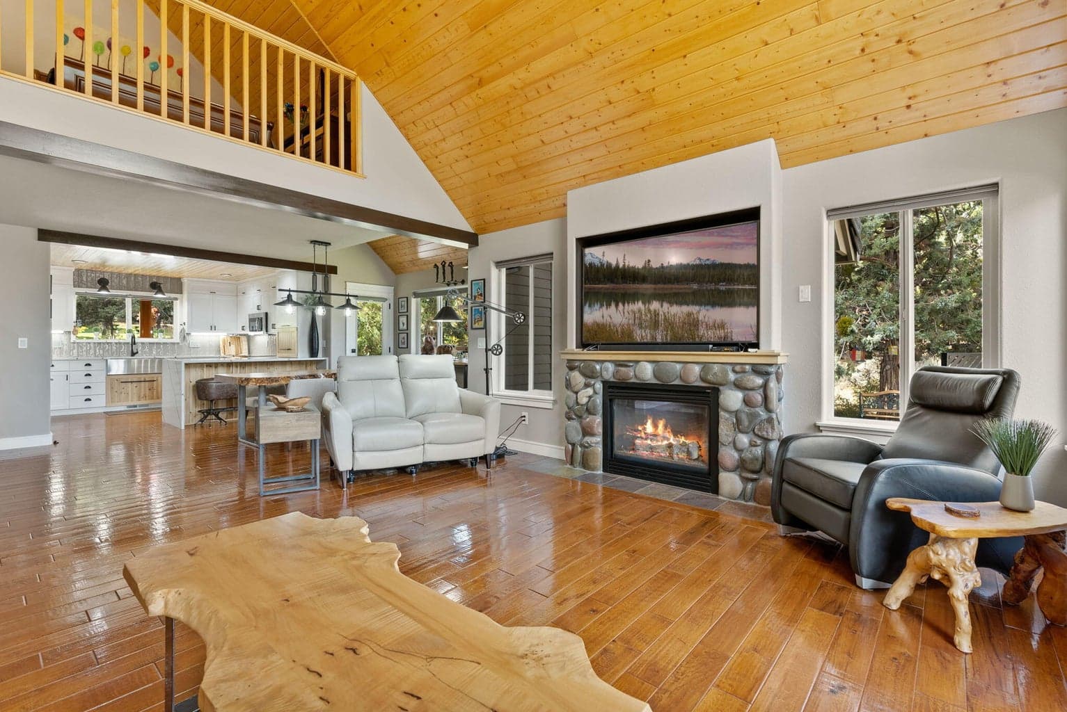 Photo of 3192 NW Golf View Drive 10 of 43