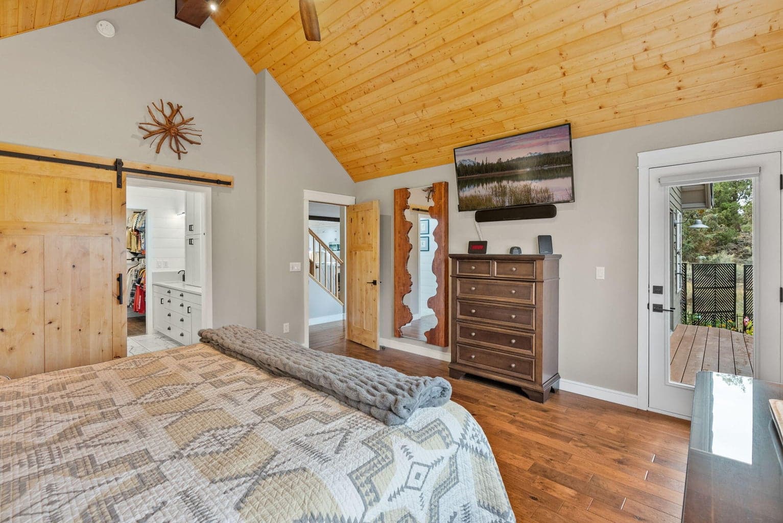 Photo of 3192 NW Golf View Drive 18 of 43